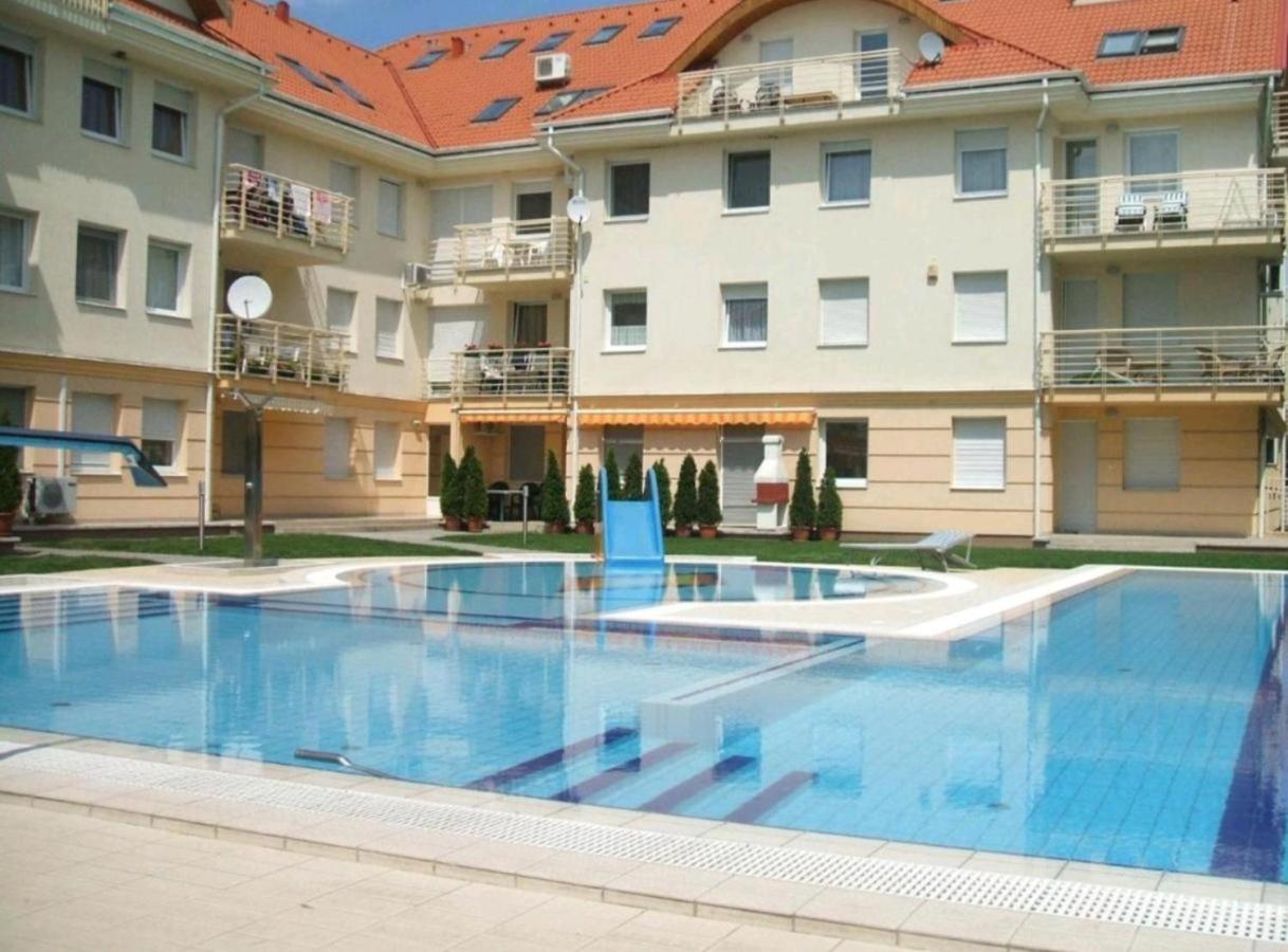 Mirage Wellness Apartman Hajduszoboszlo Exterior photo